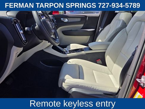 Certified 2023 Volvo XC40 B5 Plus AWD/4WD image 14