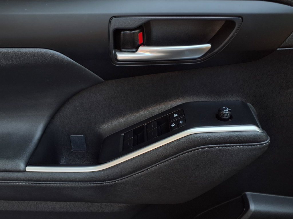Certified 2023 Toyota Highlander XLE AWD/4WD image 19