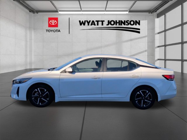 Used 2024 Nissan Sentra SV FWD image 2