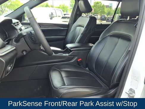 Used 2024 Jeep Grand Cherokee L Limited w/ Luxury Tech Group II image 17