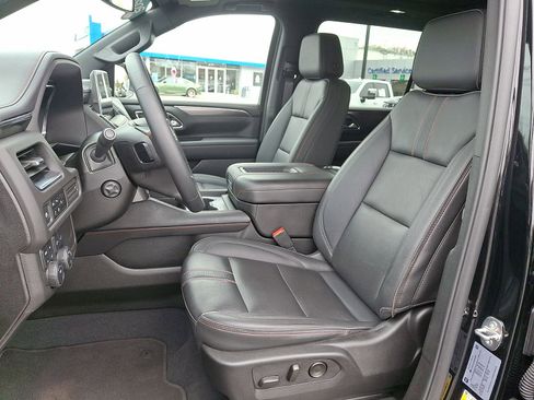 Certified 2024 Chevrolet Suburban RST w/ Luxury Package AWD/4WD image 11