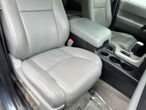 Used 2008 Toyota Sequoia Limited AWD/4WD image 25
