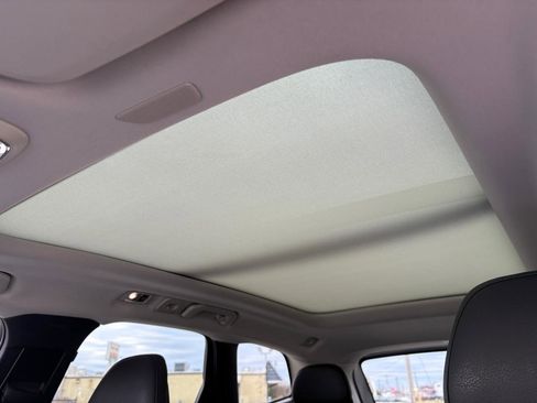 Used 2018 Volvo XC60 T6 Momentum w/ Advanced Package image 9