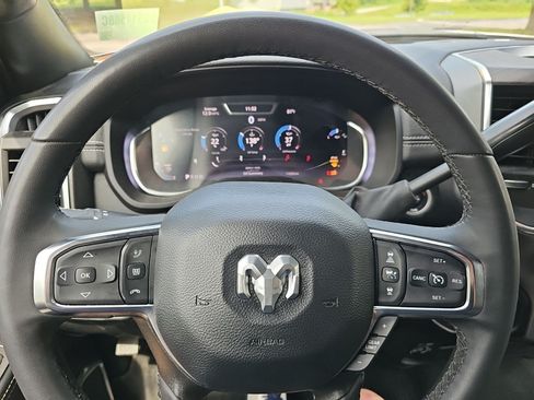 Used 2025 RAM 2500 Laramie AWD/4WD image 21