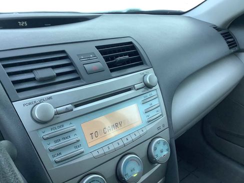 Used 2009 Toyota Camry LE image 17