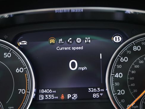 Used 2018 Bentley Bentayga AWD/4WD image 31