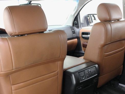 Used 2012 Toyota Sequoia Platinum AWD/4WD image 38
