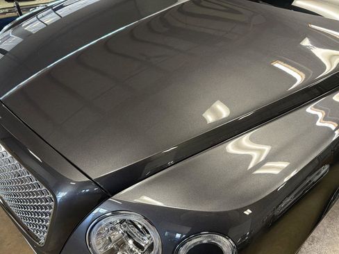 Used 2018 Bentley Bentayga image 25