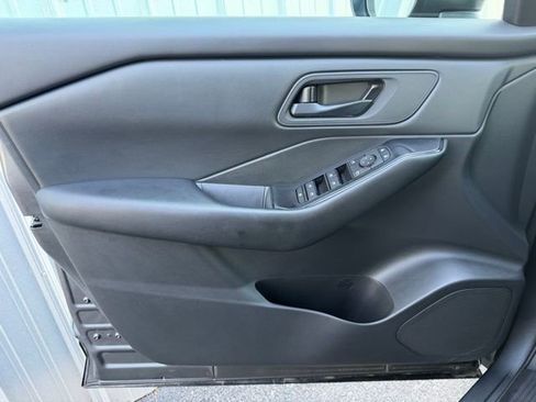 Certified 2025 Nissan Rogue S FWD image 11