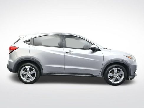 Used 2017 Honda HR-V EX image 9