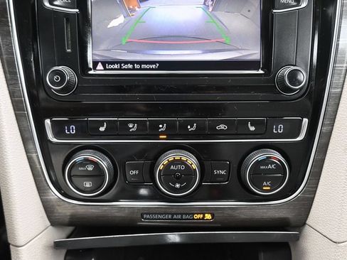 Used 2017 Volkswagen Passat 1.8T SE FWD image 20