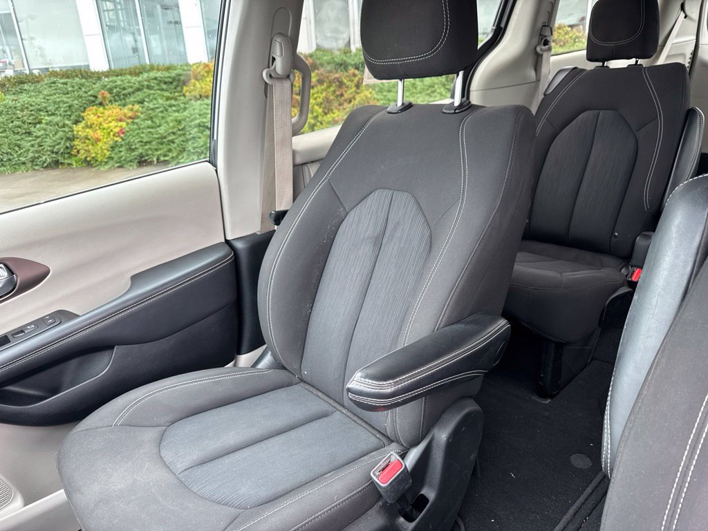 Used 2024 Chrysler Voyager LX FWD image 20