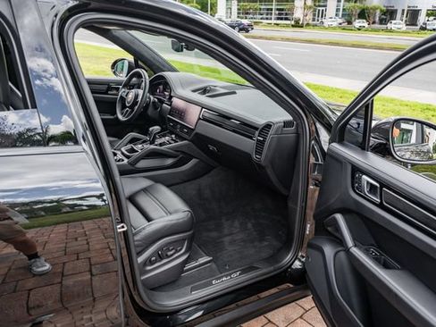 Used 2023 Porsche Cayenne Turbo GT AWD/4WD image 36