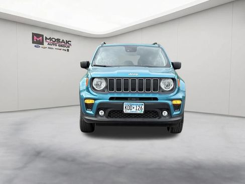 Used 2022 Jeep Renegade Latitude w/ Convenience Group AWD/4WD image 3