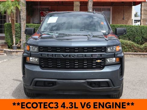 Used 2020 Chevrolet Silverado 1500 Custom w/ Custom Value Package AWD/4WD image 3