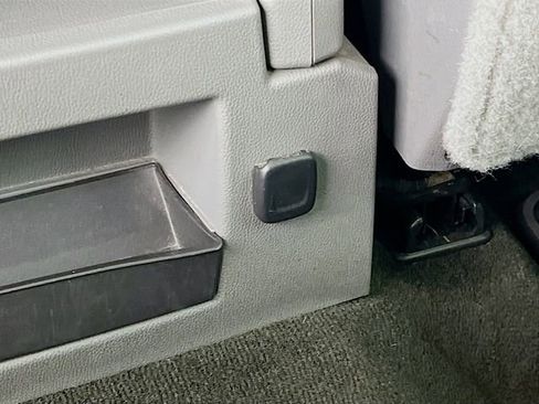 Used 2015 GMC Sierra 1500 SLE w/ SLE Value Package image 31