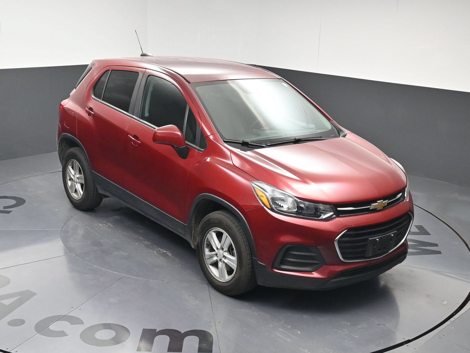 Used 2021 Chevrolet Trax LS w/ Tint and Cruise Package AWD/4WD image 15