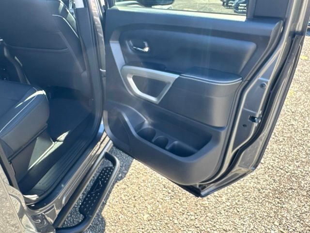 Used 2019 Nissan Titan PRO-4X AWD/4WD image 40