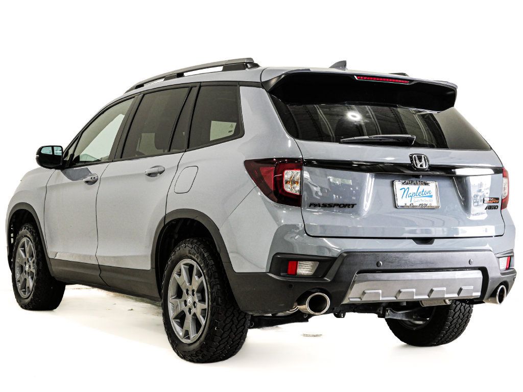 Used 2025 Honda Passport TrailSport image 9