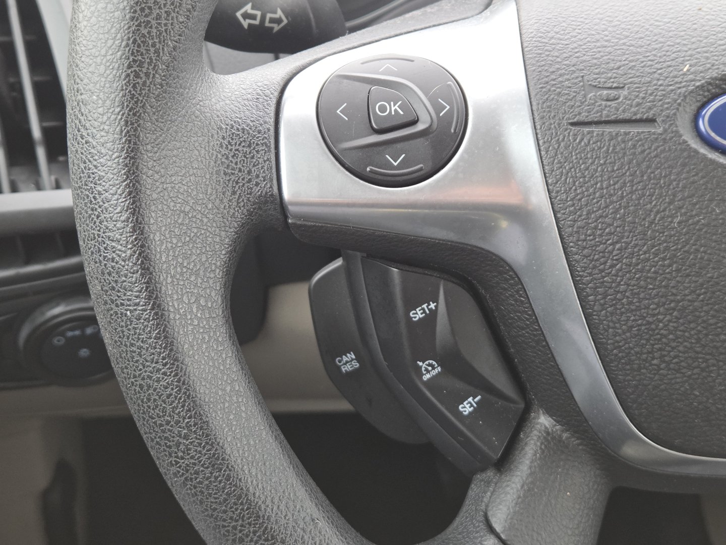 Used 2012 Ford Focus SE FWD image 4