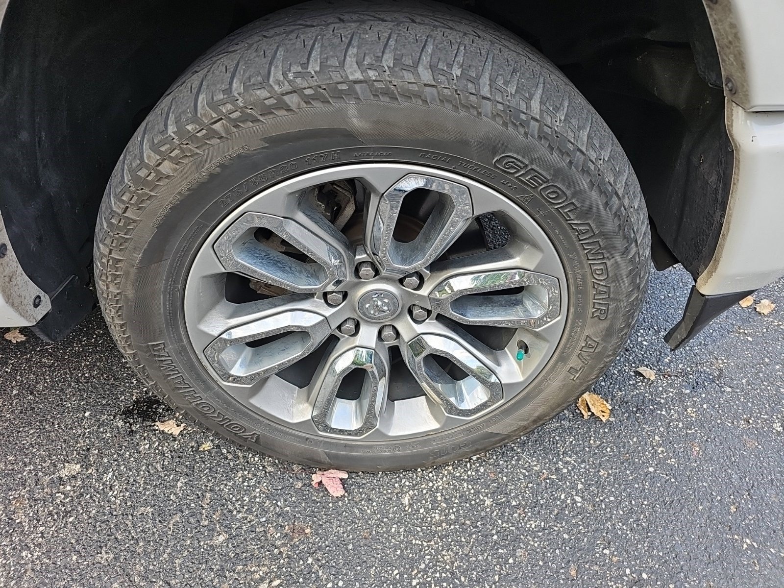 Used 2022 RAM 1500 Laramie w/ Sport Appearance Package AWD/4WD image 9