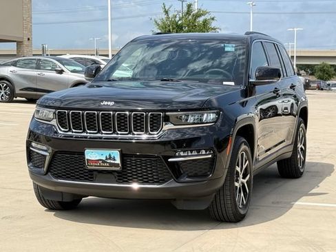 Used 2024 Jeep Grand Cherokee Limited AWD/4WD image 8