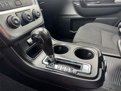 Used 2015 GMC Acadia SLE image 26