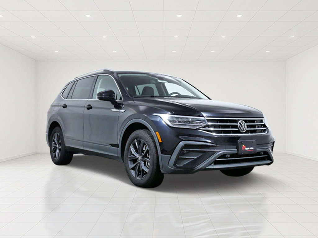 Used 2024 Volkswagen Tiguan SE AWD/4WD image 1