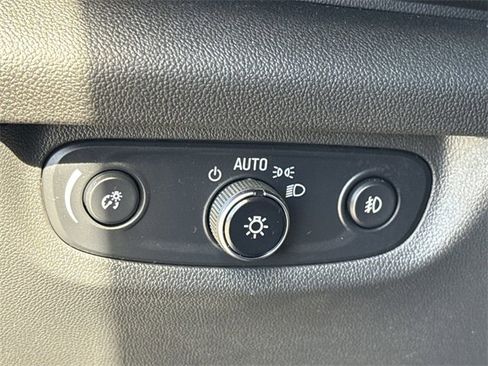 Used 2018 Buick Regal Essence w/ Driver Confidence Package #1 image 37