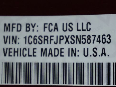 Used 2025 RAM 1500 Laramie AWD/4WD image 47
