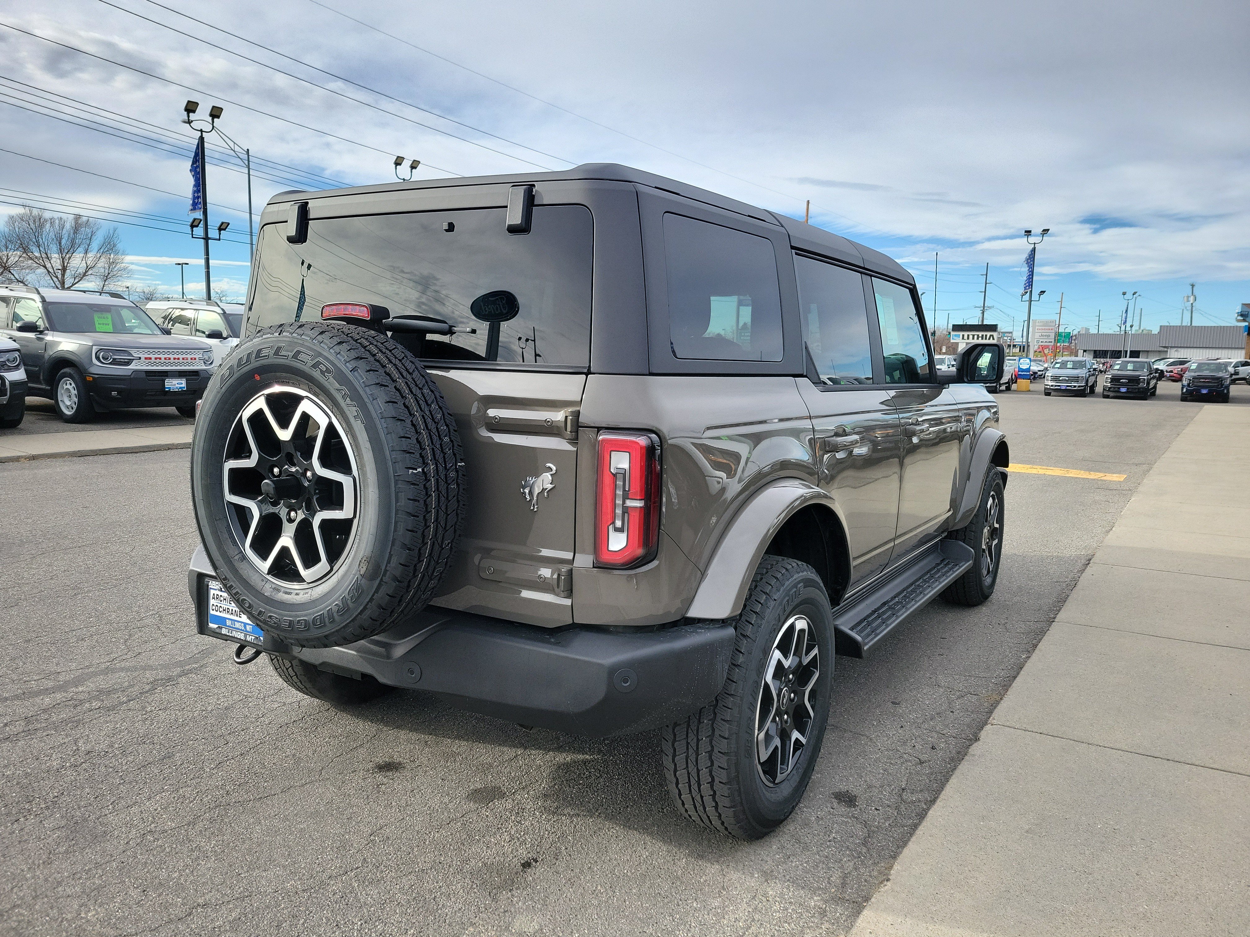 Used 2025 Ford Bronco Outer Banks AWD/4WD image 5