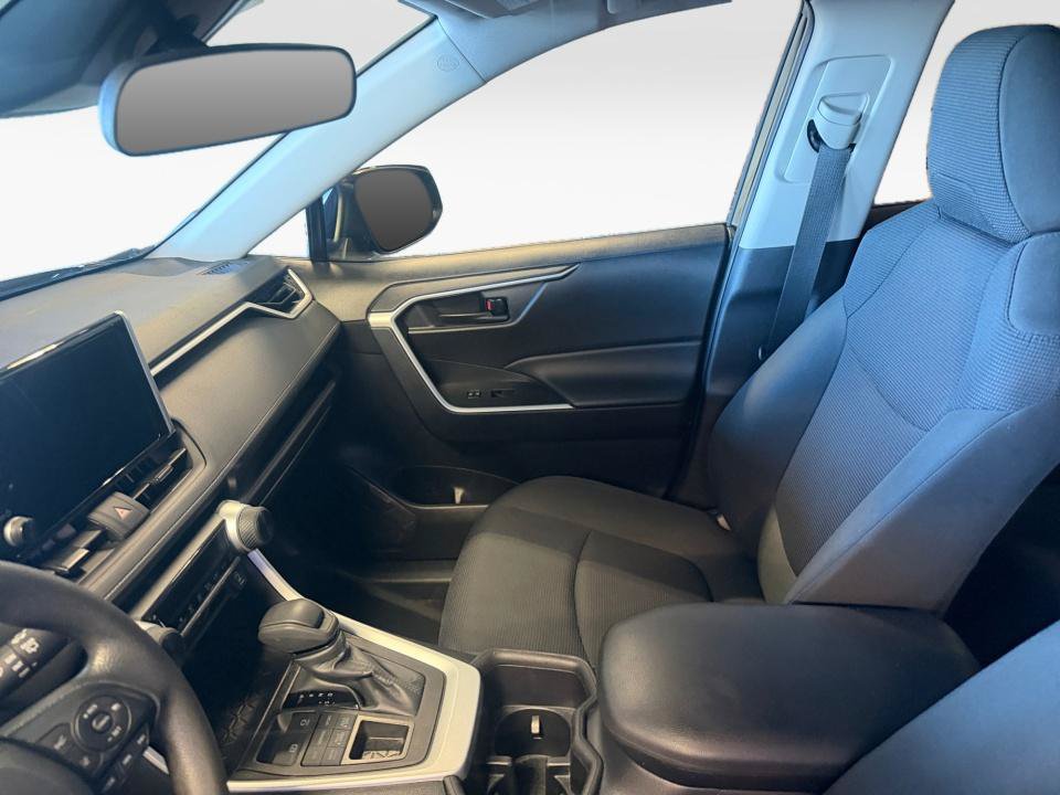 Certified 2025 Toyota RAV4 LE AWD/4WD image 32