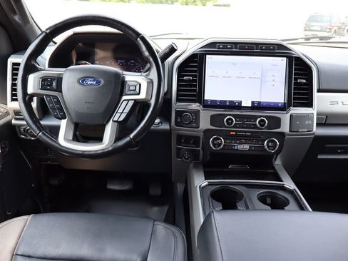 Used 2022 Ford F250 Lariat w/ Lariat Ultimate Package AWD/4WD image 6