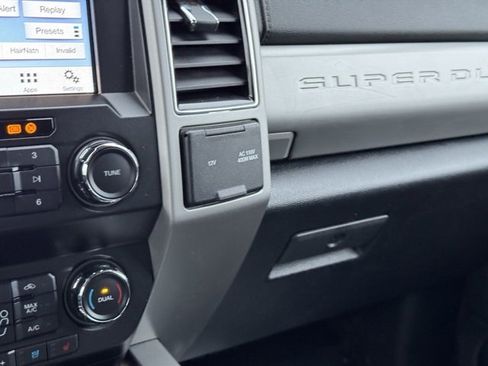 Used 2019 Ford F350 Lariat w/ Chrome Package image 14