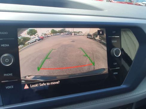 Certified 2024 Volkswagen Taos SE FWD image 24
