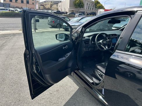 Used 2025 Nissan Leaf SV Plus FWD image 9