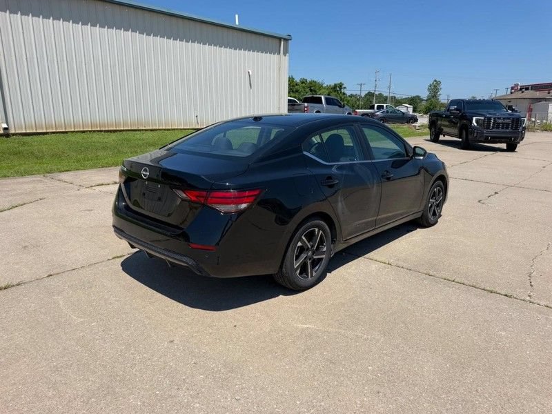 Used 2025 Nissan Sentra SV FWD image 3