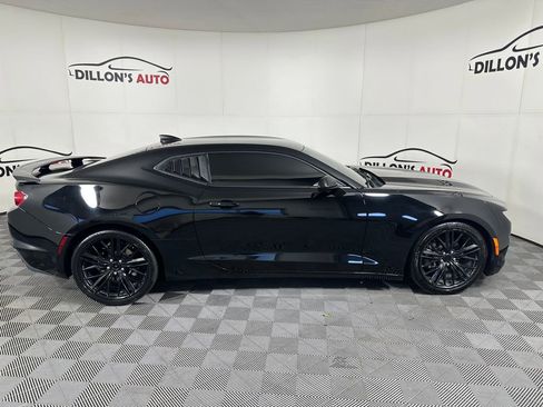 Used 2022 Chevrolet Camaro LT RWD image 9