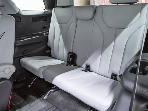 Certified 2025 Hyundai Palisade SEL AWD/4WD image 11