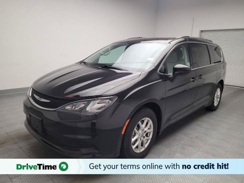 Used 2021 Chrysler Voyager Lxi FWD image 1