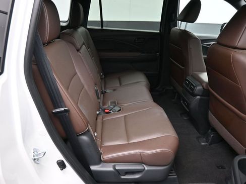 Certified 2024 Honda Passport EX-L image 24