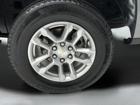 Used 2023 Chevrolet Silverado 1500 LT AWD/4WD image 8