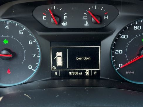 Used 2018 Chevrolet Equinox LS image 27