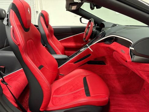 Used 2025 Ferrari Roma Spider RWD image 11