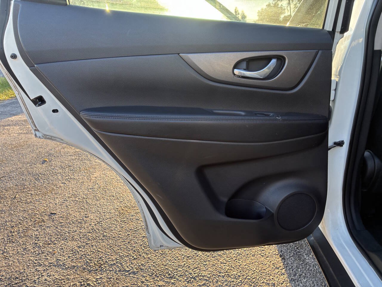 Used 2016 Nissan Rogue S w/ Appearance Package FWD image 14