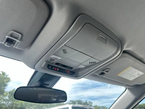 Used 2025 Chevrolet Blazer LT FWD image 12