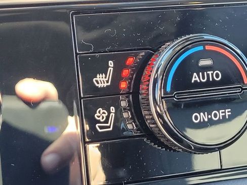 New 2026 Nissan Pathfinder Platinum AWD/4WD image 16