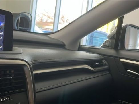 Used 2022 Lexus RX 350L Premium image 17