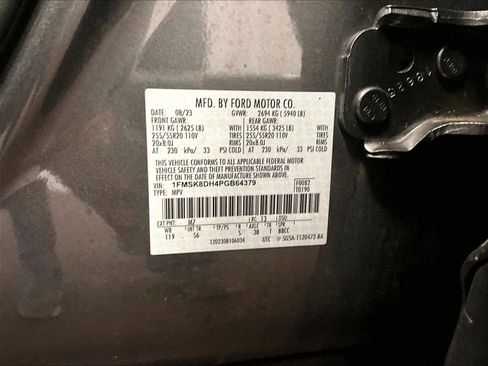 Used 2023 Ford Explorer XLT w/ Equipment Group 202A AWD/4WD image 33