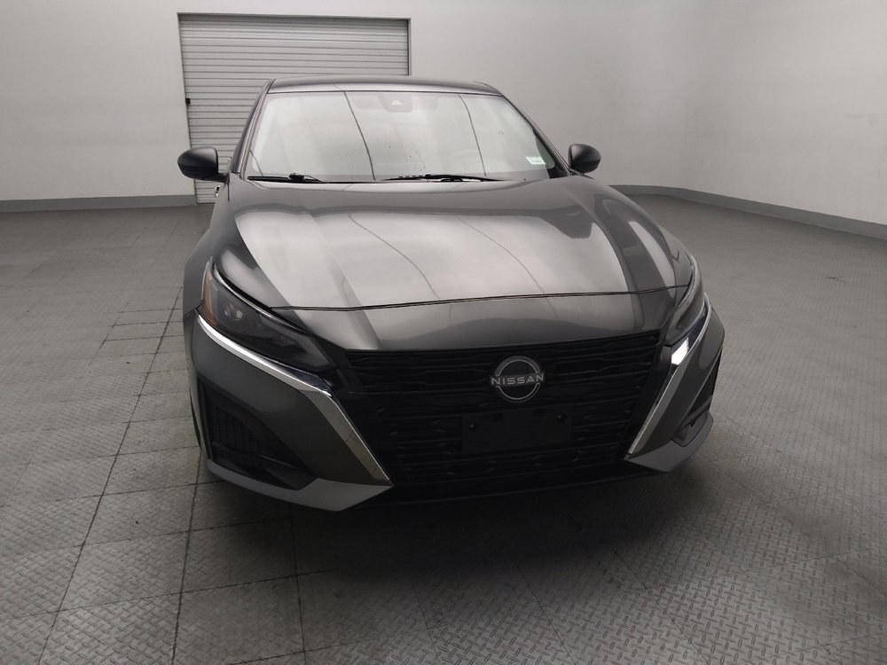 Used 2025 Nissan Altima 2.5 S FWD image 14